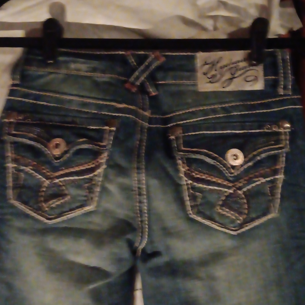 Y2K Nwt curvalicious boot cut Jean with rips and white stitching, button pockets - Picture 4 of 4